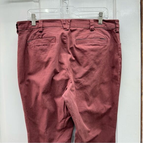 Duluth Trading Company straight leg deep red maroon jeans pants women's 12 x 31 - Picture 3 of 5